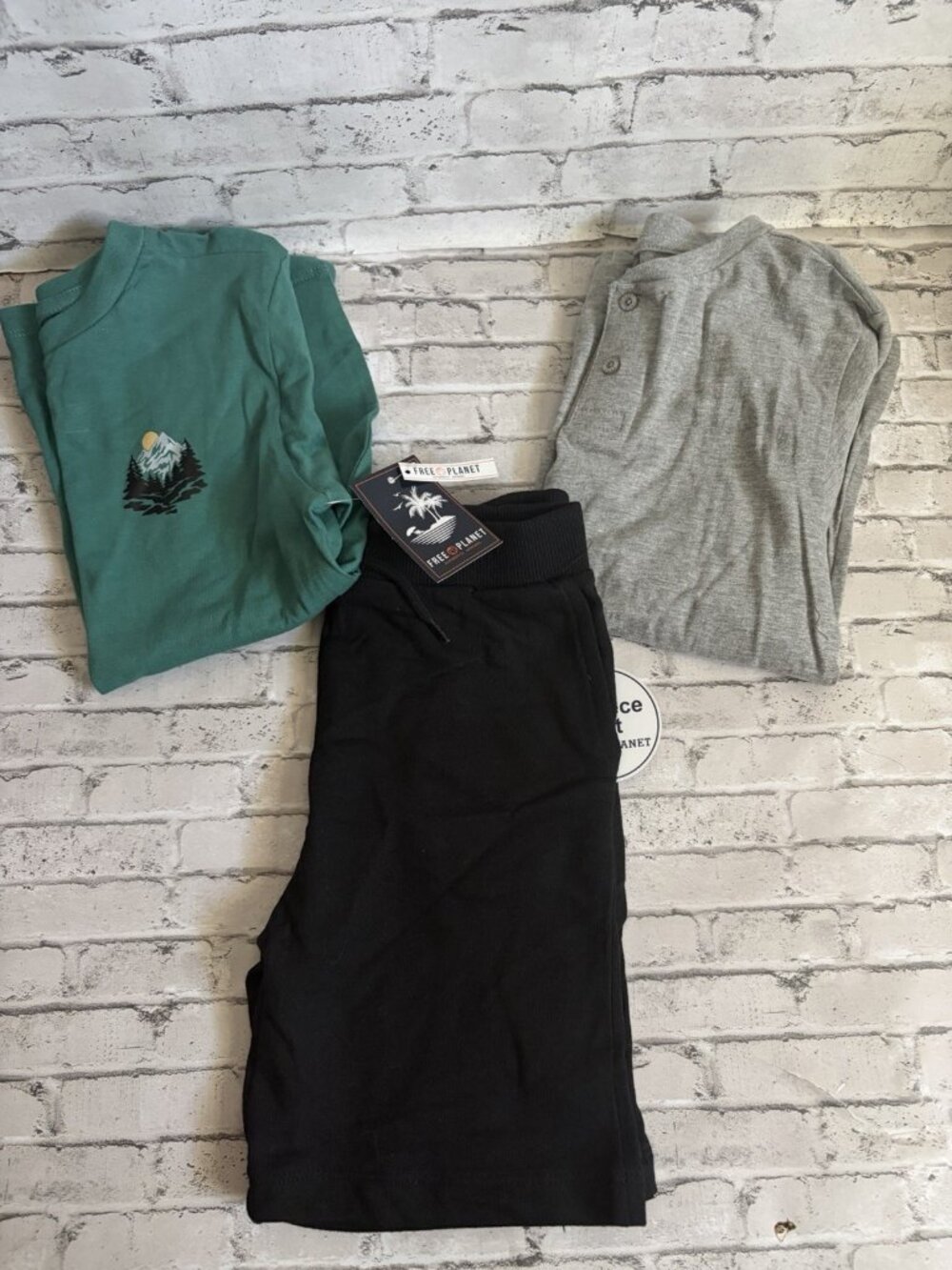 Free Planet Boys Set of 3 Shorts and Shirts Size 7 NWT